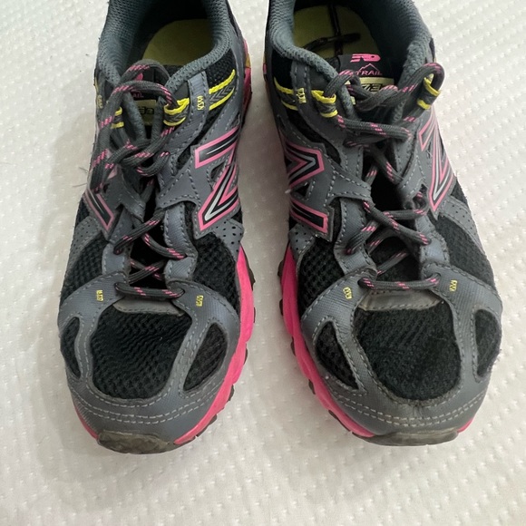 COPY - New Balance 573 trail running shoes wide width - Picture 5 of 9